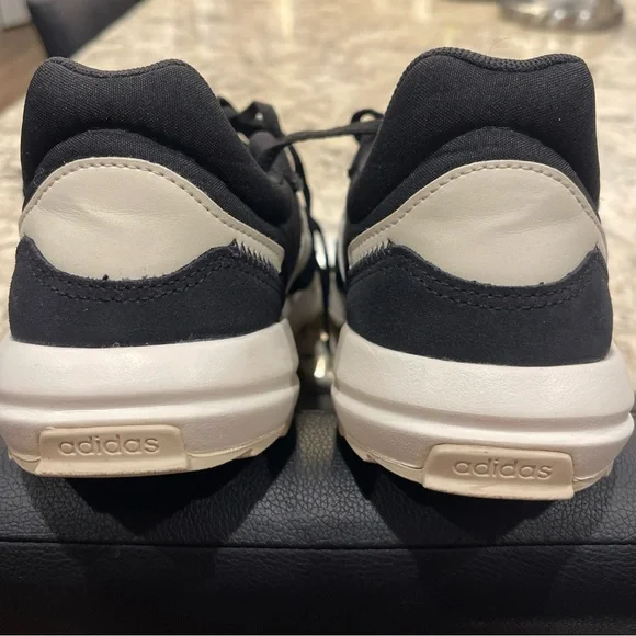Adidas Retrorun Womens Sneakers Black White Retro Running Shoes EH1859 Size 9.5 - Picture 8 of 15
